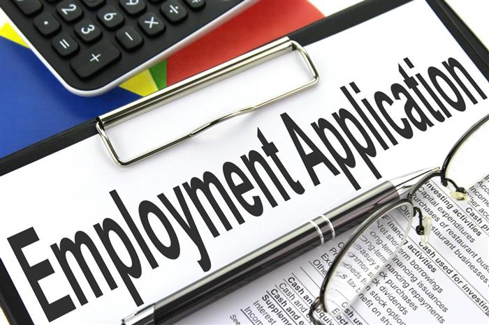 Illinois reports job gains, lower unemployment