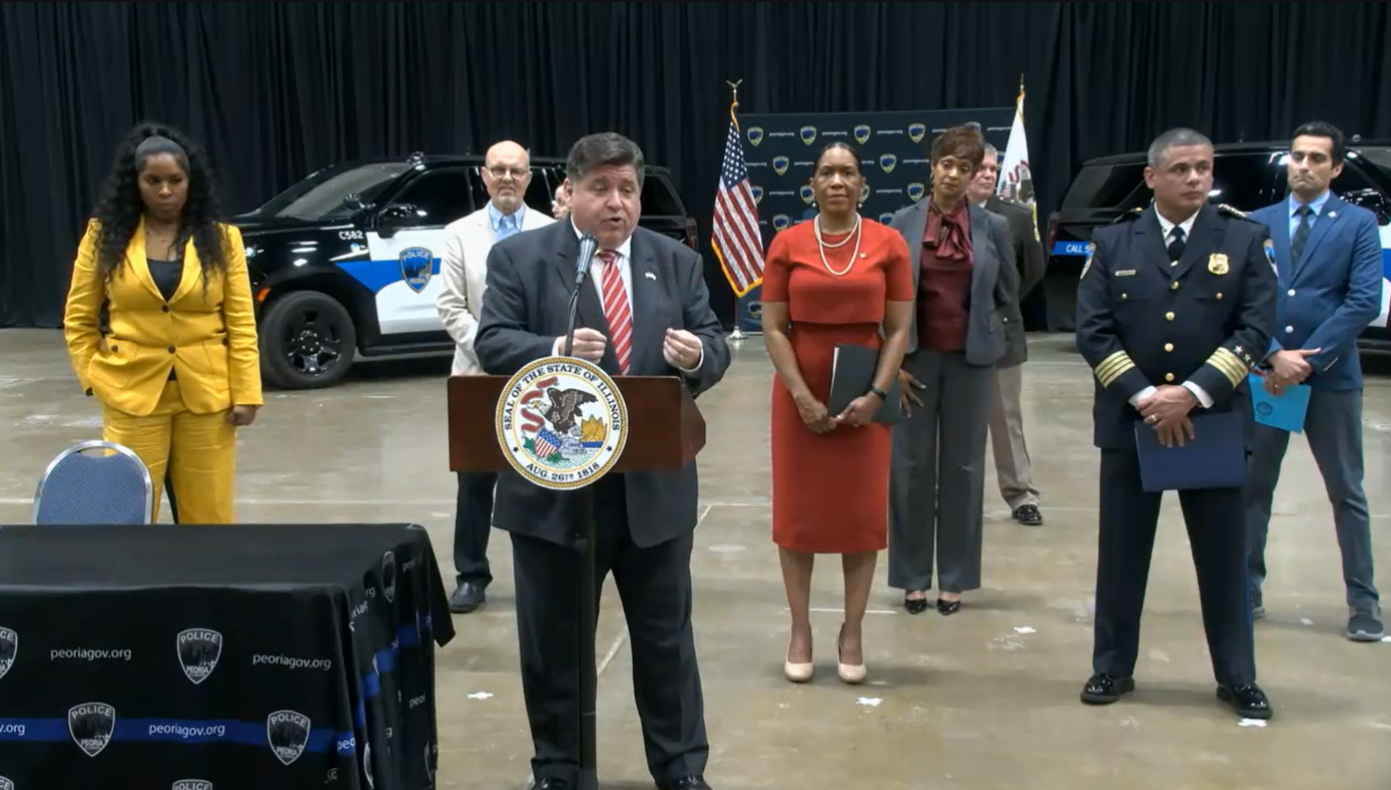 Pilot program to send mental health professionals with law officers in 4 Illinois communities