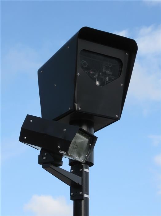 Support building for ban on red-light cameras