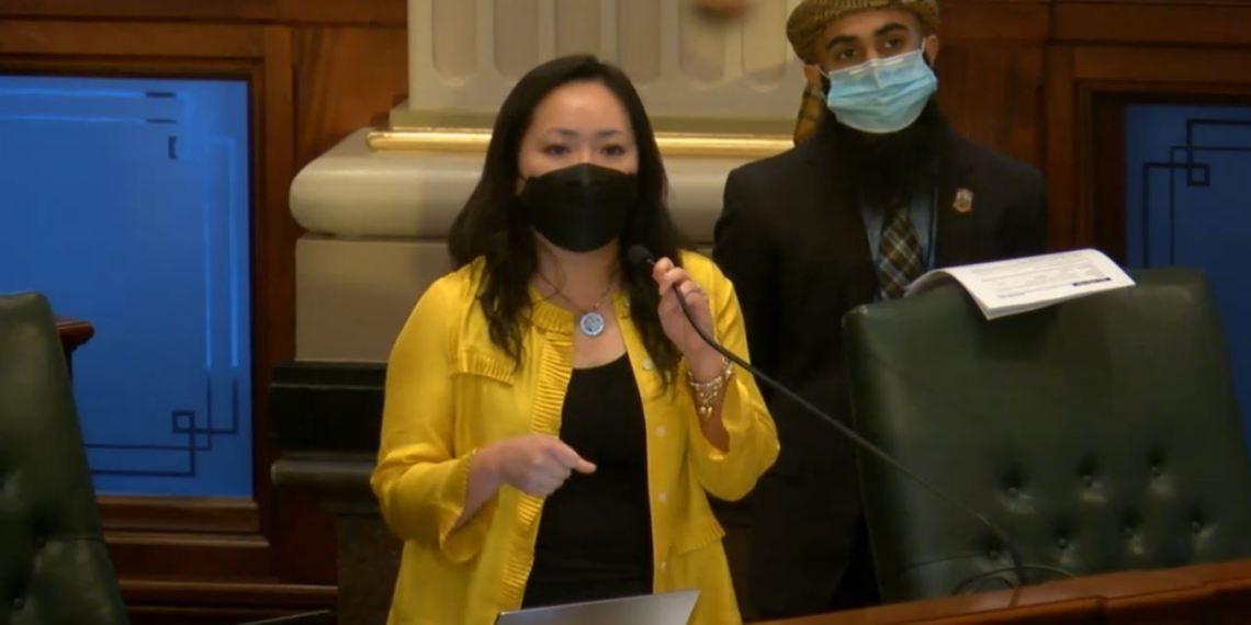 Rep. Janet Yang Rohr argues in favor of a bill that would give K-12 and higher education employees who are fully vaccinated paid administrative leave if they miss work for COVID-19-related issues. (Credit: Blueroomstream.com)