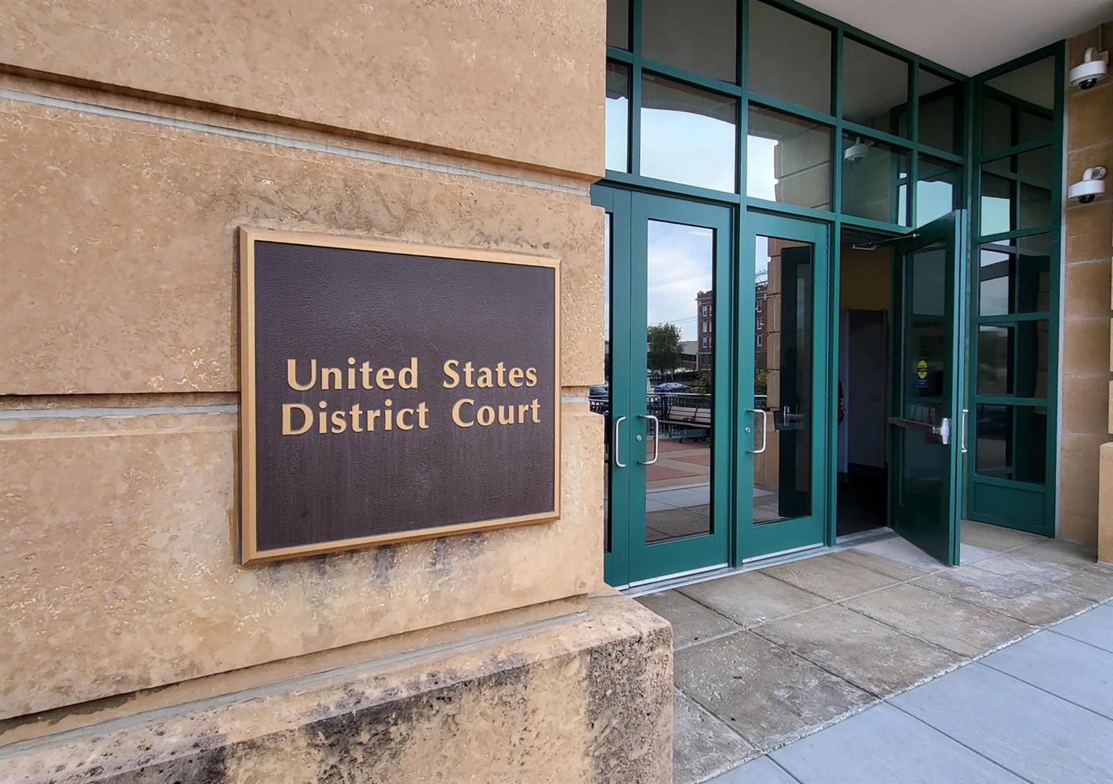 federal district courthouse in East St. Louis
