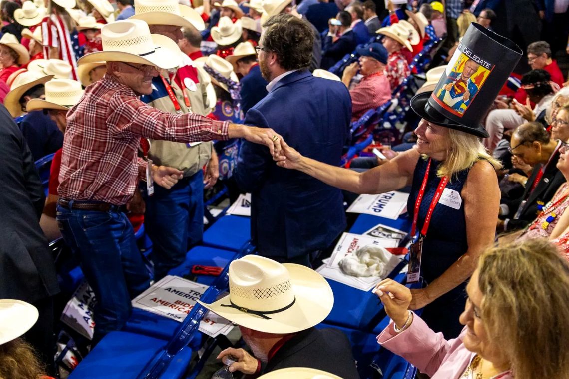 Susan Sweeney and a member from the Texas delegation