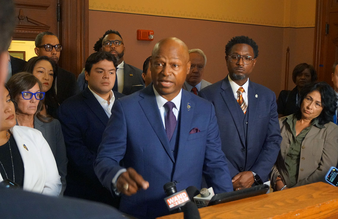 Chris Welch and fellow Democrats