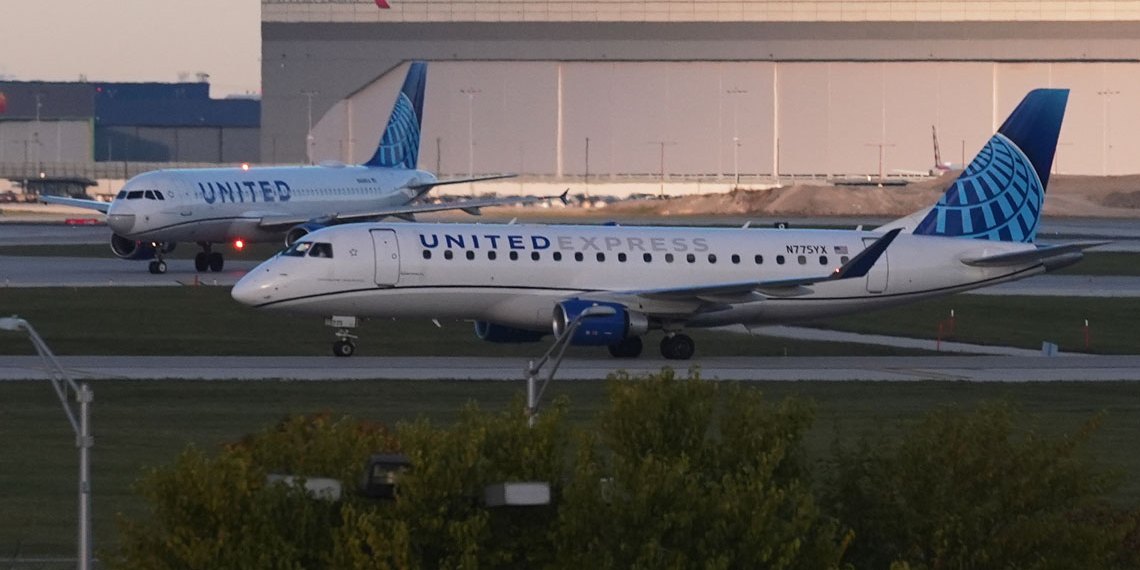 United Airlines planes
